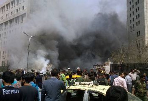 Από πρόσφατη πολύνεκρη βομβιστική επίθεση των αντικαθεστωτικών με παγιδευμένο όχημα στο κέντρο της Δαμασκού