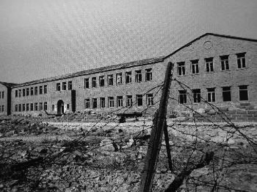 Εγκαταλειμμένες οι φυλακές της Γυάρου χρησιμοποιούνται ακόμα σαν στάβλος