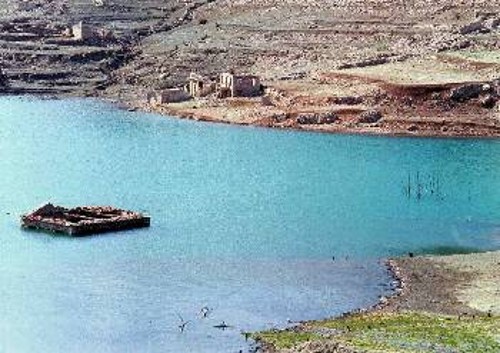 Η λίμνη του Μόρνου. Ο κίνδυνος της λειψυδρίας είναι προ των πυλών, χάρη στην πολιτική που ασκούν ΝΔ - ΠΑΣΟΚ, την τελευταία 25ετία