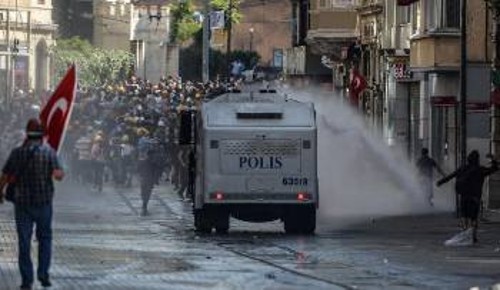 Από την άγρια καταστολή στην Κωνσταντινούπολη