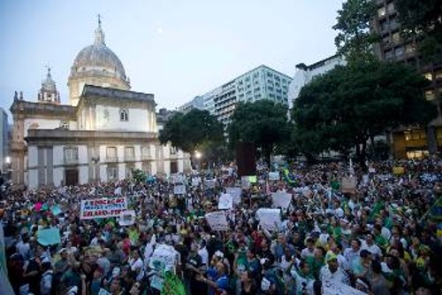 Χιλιάδες διαδηλώνουν στο Ρίο ντε Τζανέιρο για κοινωνικά δικαιώματα