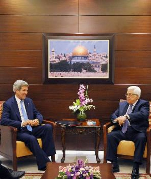 Από τη συνάντηση την Παρασκευή του Κέρι με τον πρόεδρο της Παλαιστινιακής Αρχής, Μαχμούντ Αμπας, στη Ραμάλα
