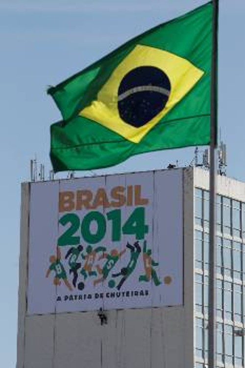 Η καθυστέρηση των έργων για το Μουντιάλ του 2014 στη Βραζιλία έχει κάνει αφόρητη την πίεση των εταιρειών προς τους εργάτες