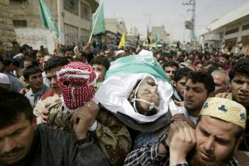 Οι κηδείες των Παλαιστινίων μετατρέπονται σε μαζικές εκδηλώσεις