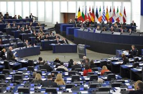Πρωτοβουλίες ενόψει των ευρωεκλογών, με στόχο να εξωραΐσει το αποκρουστικό πρόσωπο της EE και να εγκλωβίσει τις λαϊκές συνειδήσεις στον ευρωμονόδρομο, αναλαμβάνει το Ευρωκοινοβούλιο