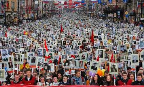 Λένινγκραντ, εκδήλωση για την 9η Μάη την περασμένη Παρασκευή: Η μνήμη της θυσίας των συγγενών είναι ζωντανή στους λαϊκούς ανθρώπους, αξιοποιείται όμως για να δοθεί κύρος στη σημερινή καπιταλιστική Ρωσία
