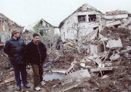 Βομβαρδισμένο προάστιο του Βελιγραδίου στις 20/4/1999