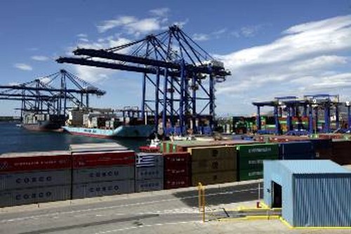 Ως το «κεφάλι του δράκου» στα συνολικότερα σχέδιά τους για τις συνδυασμένες μεταφορές χαρακτηρίζουν το λιμάνι του Πειραιά οι Κινέζοι αξιωματούχοι