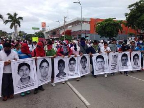 Από τις πρόσφατες διαδηλώσεις διαμαρτυρίας για τους 43 εξαφανισμένους φοιτητές