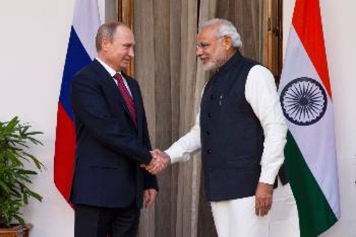 Οι αστικές τάξεις Ρωσίας και Ινδίας αναβαθμίζουν τη συνεργασία τους
