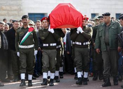 Από την κηδεία του Παλαιστίνιου υπουργού, που έπεσε νεκρός από χτυπήματα Ισραηλινών στρατιωτών