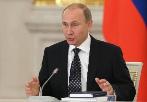 Ο Πρόεδρος της Ρωσίας Βλ. Πούτιν, ανακοινώνοντας την κατάσταση της οικονομίας της Ρωσίας εξέφρασε ένα αισιόδοξο σενάριο ότι σε δύο χρόνια η κρίση θα έχει ξεπεραστεί. Μένει να επιβεβαιωθεί. Το σίγουρο είναι ότι τα «σπασμένα» τα πληρώνει ο λαός