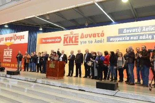 Οι υποψήφιοι βουλευτές της Θεσσαλονίκης στη χτεσινή συγκέντρωση