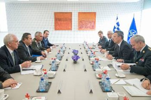 Από την προχτεσινή συνάντηση του υπουργού Αμυνας της ελληνικής κυβέρνησης με τον γγ του ΝΑΤΟ