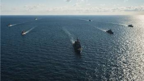 Η ΝΑΤΟική ναυτική δύναμη SNMG2 στη Μαύρη Θάλασσα (φωτ. αρχείου)