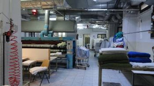 «Αφανείς ήρωες» δουλεύουν στα πλυντήρια και σιδερωτήρια του νοσοκομείου