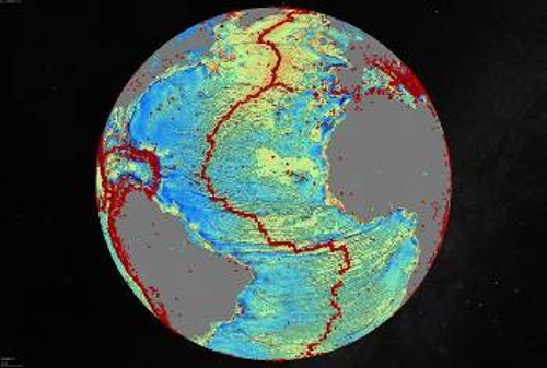 Βαρυτικό μοντέλο του Ατλαντικού Ωκεανού που δείχνει τους σεισμούς των τελευταίων 30 ετών (κόκκινες κουκκίδες) και λεπτομέρειες των τεκτονικών χαρακτηριστικών του βυθού