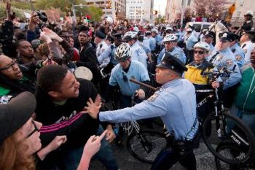 Διαδηλωτές κατά της αστυνομικής βίας στη Φιλαδέλφεια