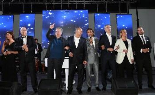Στο πρόγραμμα του Ν. Κοτζιά στις ΗΠΑ περιλαμβάνεται μεταξύ άλλων η συνάντηση των ΥΠΕΞ του ΝΑΤΟ (φωτ. από τους περιβόητους χορούς και τα τραγούδια των ΥΠΕΞ της λυκοσυμμαχίας στην Τουρκία...)