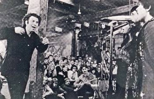 Συναυλία σε εργοστάσιο στο Αμβούργο, το 1972. Τραγουδούν η Μ. Φαραντούρη, ο Α. Καλογιάννης και η Μ. Δημητριάδη