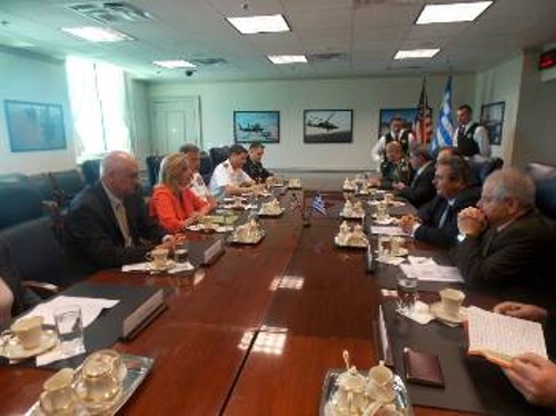 Από την προχτεσινή συνάντηση του Π. Καμμένου με την Αμερικανίδα υφυπουργό Αμυνας, Κριστίν Γουόρμουθ