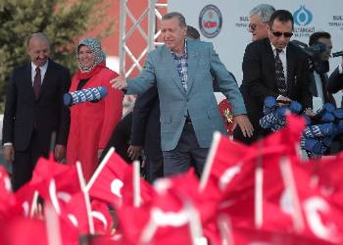 «Υπερβολικές» και «στο πλαίσιο προεκλογικής ρητορικής» βάφτισαν τις πρόσφατες ανακοινώσεις του Τούρκου ΥΠΕΞ αξιωματούχοι της ΕΕ