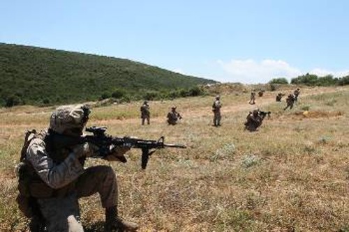 Από τη συνεκπαίδευση που πραγματοποίησαν, 25 και 26 Ιουνίου 2015, η 32η Ταξιαρχία Πεζοναυτών με την 24η Marine Expeditionary Unit του στρατού των ΗΠΑ, στο Πεδίο Ασκήσεων ΓΛΑΦΥΡΩΝ Μαγνησίας