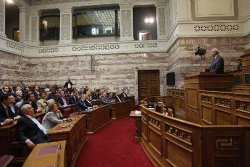 Το Κοινοβούλιο ως βασικό πεδίο της κόντρας με τον ΣΥΡΙΖΑ επιχειρεί να αναδείξει ο Ευ. Μεϊμαράκης, επιδιώκοντας «αποδυνάμωση» της υποψηφιότητας Τζιτζικώστα