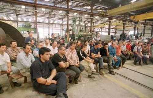 Η κυβέρνηση καλεί τους εργάτες της ΜΕΤΚΑ (φωτ.) να διαλέξουν μεταξύ ανεργίας και δουλειάς με όρους σκλαβιάς