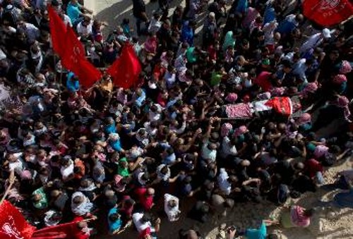 Από νέα κηδεία Παλαιστίνιου νέου, δολοφονημένου από τον ισραηλινό στρατό