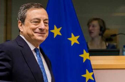 Τα χαμόγελα του προέδρου της Ευρωπαϊκής Κεντρικής Τράπεζας περισσεύουν, όπως περισσεύει και η εφευρετικότητά τους να τσακίζουν τα εργασιακά δικαιώματα