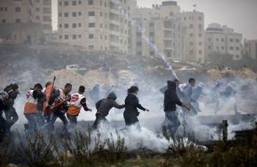 Από τη βάρβαρη καταστολή του ισραηλινού στρατού στη Ραμάλα