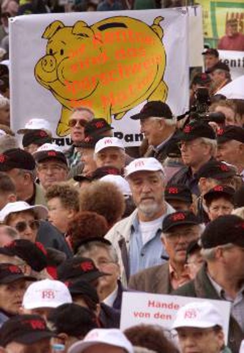 Ενας στους πέντε συνταξιούχους στη Γερμανία θα απειλείται από τη φτώχεια τα επόμενα χρόνια