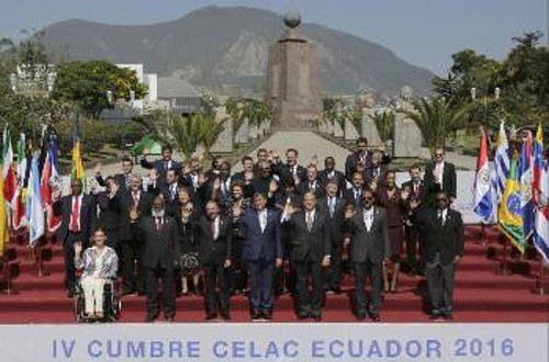 Η λεγόμενη «οικογενειακή» φωτογραφία των ηγετών της CELAC