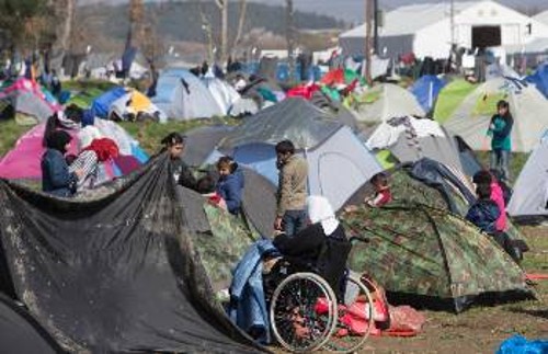 Πρόσφυγες στην Ειδομένη