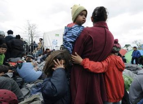 Ιμπεριαλιστικοί πόλεμοι και προσφυγικές ροές εκθέτουν χιλιάδες γυναίκες και παιδιά στα κυκλώματα εμπορίας και διακίνησης ανθρώπων
