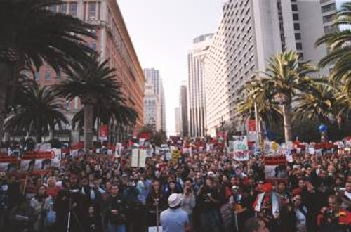 Εκατοντάδες χιλιάδες διαδηλωτές, από το Σαν Φρανσίσκο(φωτό) έως την Ουάσινγκτον, διακήρυξαν το Σαββατοκύριακο την αντίθεσή τους με την πολιτική του Τζ. Μπους.