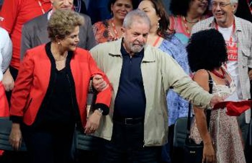 Ο Λούλα επανέρχεται στην κεντρική σκηνή του αστικού πολιτικού συστήματος της Βραζιλίας