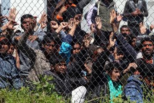 Πρόσφυγες στη Μόρια, αποτέλεσμα της συμφωνίας ΕΕ - Τουρκίας που η κυβέρνηση ζητάει ενίσχυση της υλοποίησής της