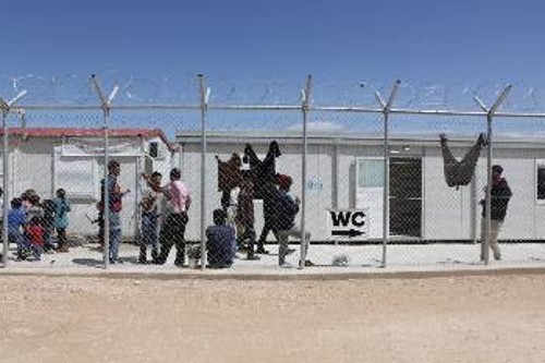 Το κέντρο κράτησης προσφύγων και μεταναστών στη ΒΙΑΛ στη Χίο