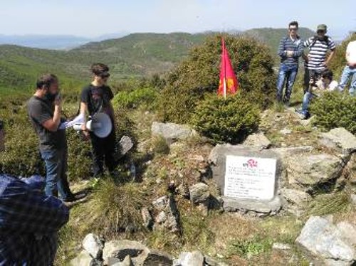 Αποψη της εκδήλωσης που έγινε στο σημείο που θάφτηκαν οι 7 ήρωες κομμουνιστές