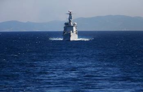 Η Τουρκία αναβαθμίζει τη συμμετοχή της στη ΝΑΤΟική αρμάδα στο Αιγαίο, παρ' ότι μέχρι πρόσφατα ζητούσε τον τερματισμό της αποστολής