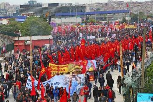 Από τη διαδήλωση του ΚΚ Τουρκίας στην Κωνσταντινούπολη