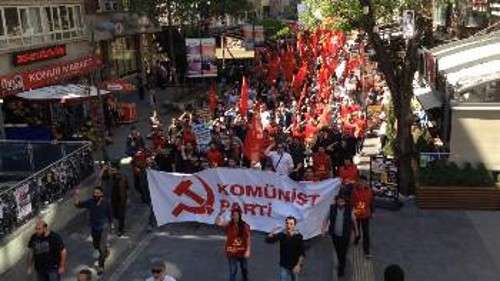 Από την πρόσφατη Πρωτομαγιάτικη συγκέντρωση - διαδήλωση των κομμουνιστών στην Αγκυρα