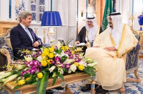Από πρόσφατη συνάντηση του βασιλιά της Σαουδικής Αραβίας, Σαλμάν, με τον ΥΠΕΞ των ΗΠΑ, Τζ. Κέρι