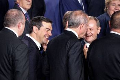 Ο Αλ. Τσίπρας ανάμεσα σε άλλους ηγέτες των κρατών - μελών του ΝΑΤΟ στην πρόσφατη Σύνοδο Κορυφής στη Βαρσοβία