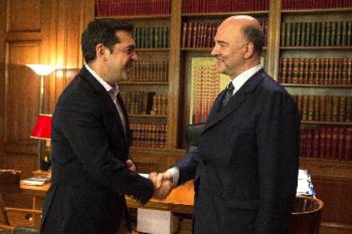 Ο Ελληνας πρωθυπουργός Αλ. Τσίπρας με τον Γάλλο Επίτροπο της ΕΕ επί των Οικονομικών, Π. Μοσκοβισί, κατά την πρόσφατη επίσκεψή του στην Ελλάδα, για να βοηθήσει την κυβέρνηση, ώστε να έρθει αίσιο για το κεφάλαιο τέλος στην υπόθεση της διαπραγμάτευσης