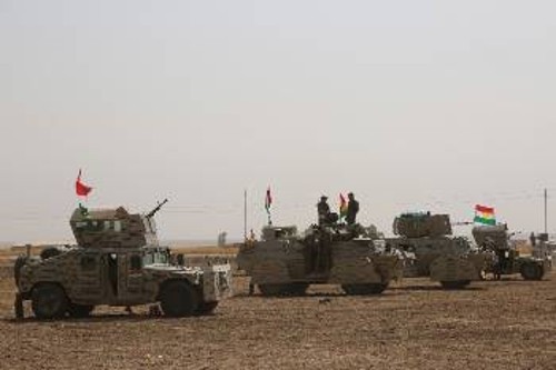 Δυνάμεις των Κούρδων Πεσμεργκά στη μάχη της Μοσούλης, εξοπλισμένες με την ...τελευταία λέξη της αμερικανικής τεχνολογίας