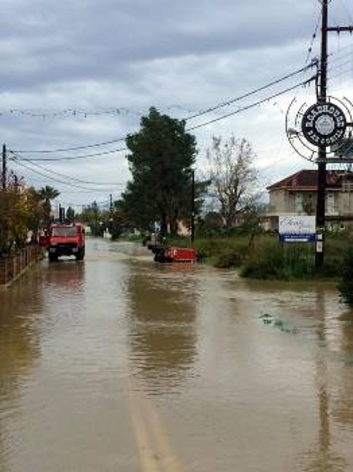 Πλημμυρισμένοι δρόμοι και χωριά στη Ζάκυνθο