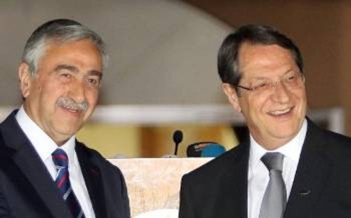 Ο Πρόεδρος της Κύπρου, Ν. Αναστασιάδης, με τον ηγέτη του ψευδοκράτους, Μ. Ακιντζί